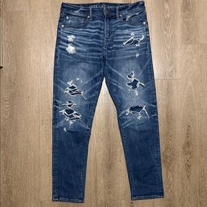 American Eagle AirFlex+Temp Tech Athletic Fit Men’s Ripped Jean (32x34)